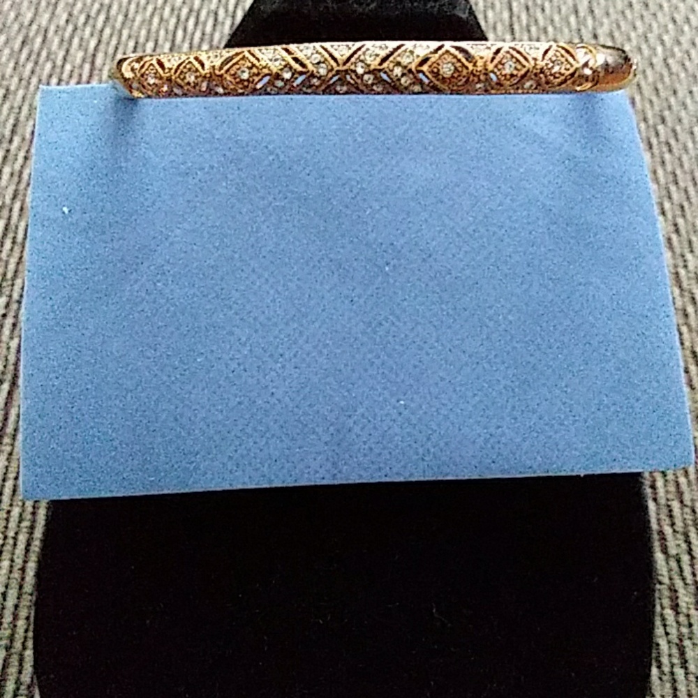 Avon bangle bracelet gold tone large